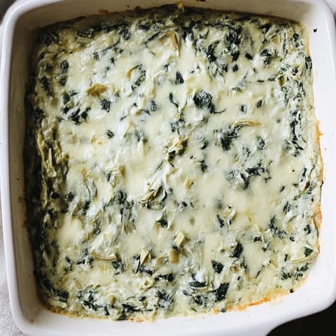 Cheesy Spinach Artichoke Dip
